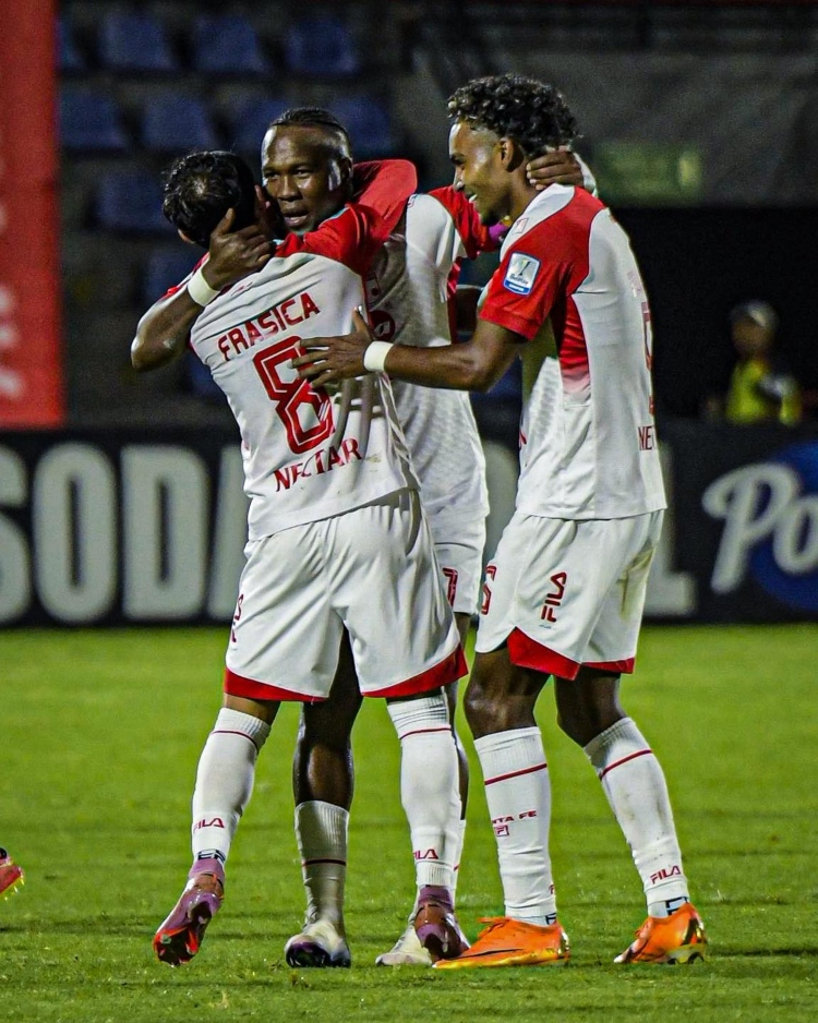 Santa Fe fue contundente en el segundo tiempo, aprovechó sus oportunidades y se llevó tres puntos cl