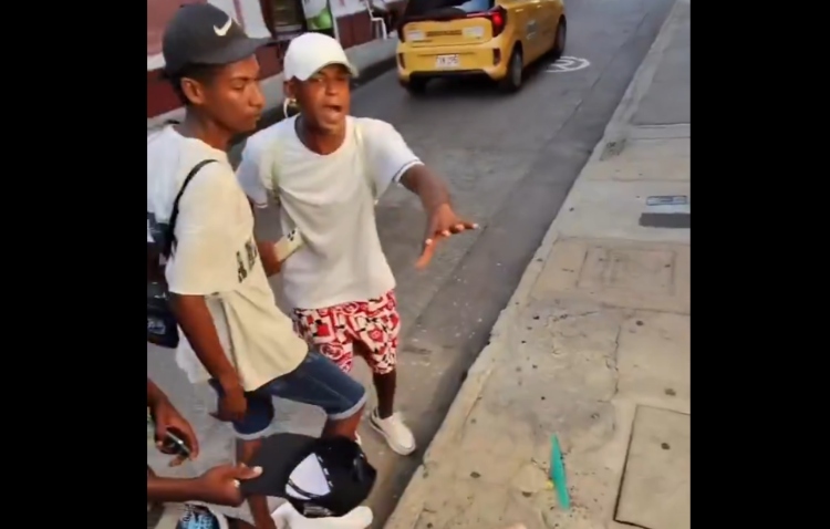 Video denuncia hostigamiento de raperos contra una turista en Cartagena
