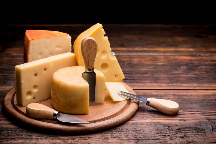 cheese-wood - Freepik (1)