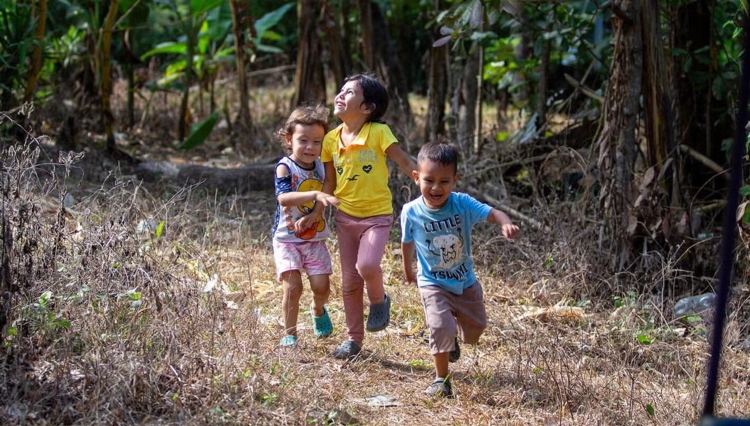 children-running-field_1