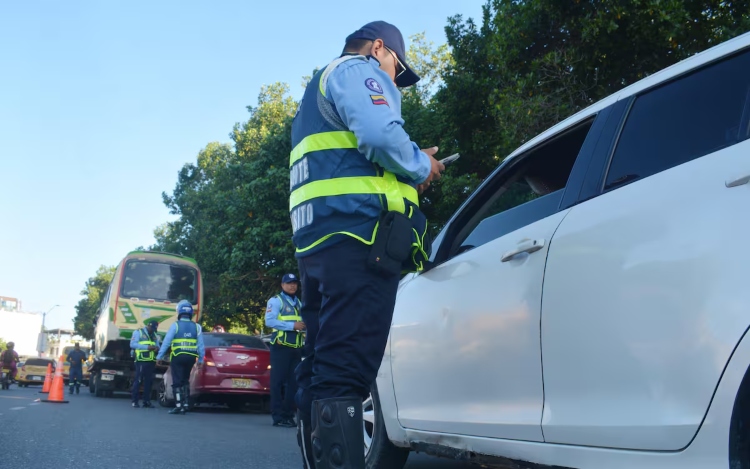 ¿Porqué agentes de tránsito operaban presuntamente de manera irregular fuera de su área_