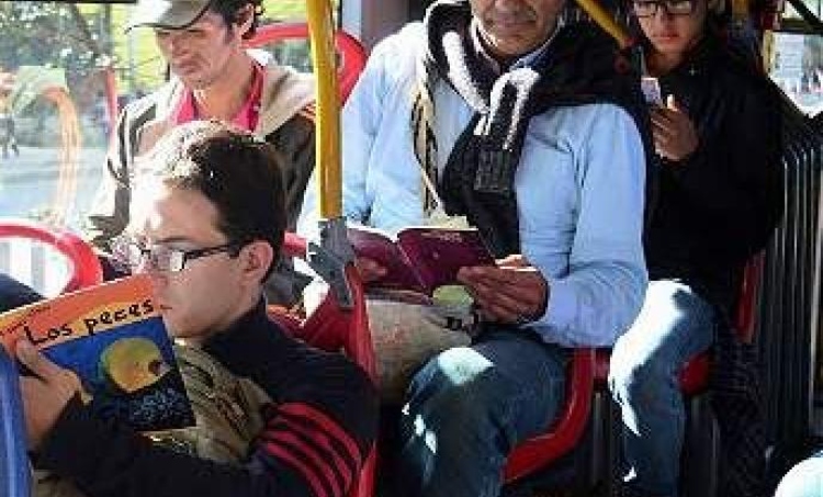 Bogotá transforma los trayectos en TransMilenio con literatura y acceso digital gratuito