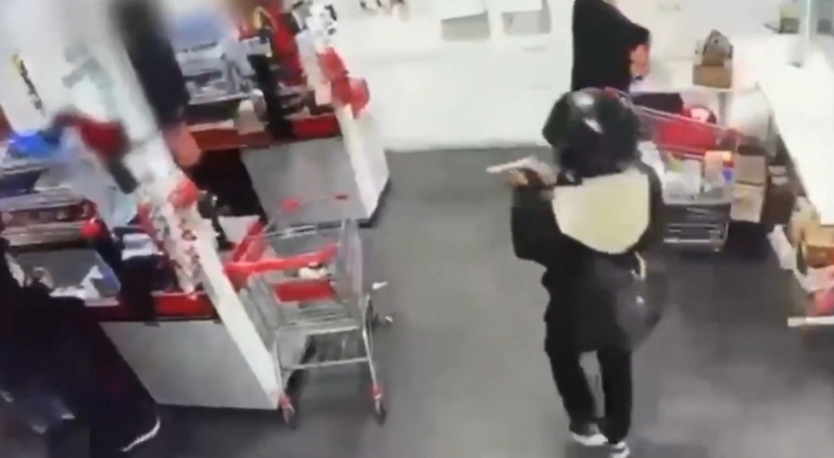 Caen atracadores de un supermercado D1 tras herir a un policía
