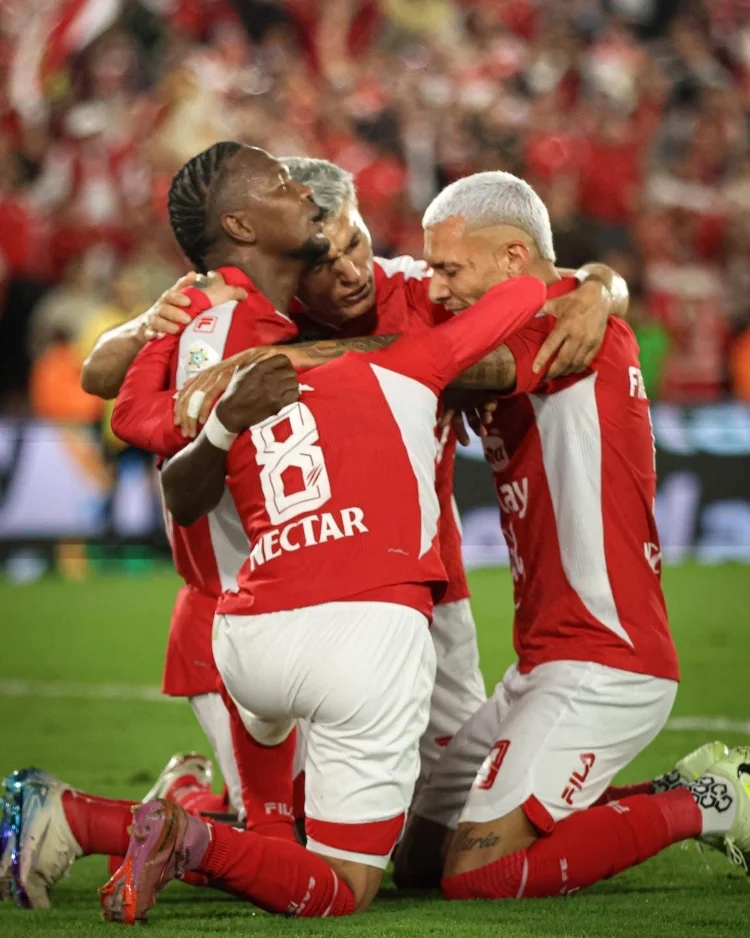 Con una actuación brillante de Hugo Rodallega y un dominio absoluto en el estadio El Campín, Indepen