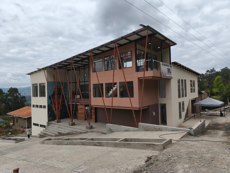 Con una inversión de más de $33.000 mil millones el Gobierno nacional ejecuta 42 proyectos que benef
