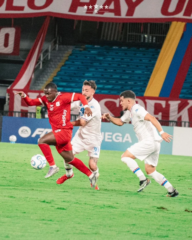 El conjunto escarlata igualó 1-1 frente al equipo argentino en el estadio Pascual Guerrero, en un co