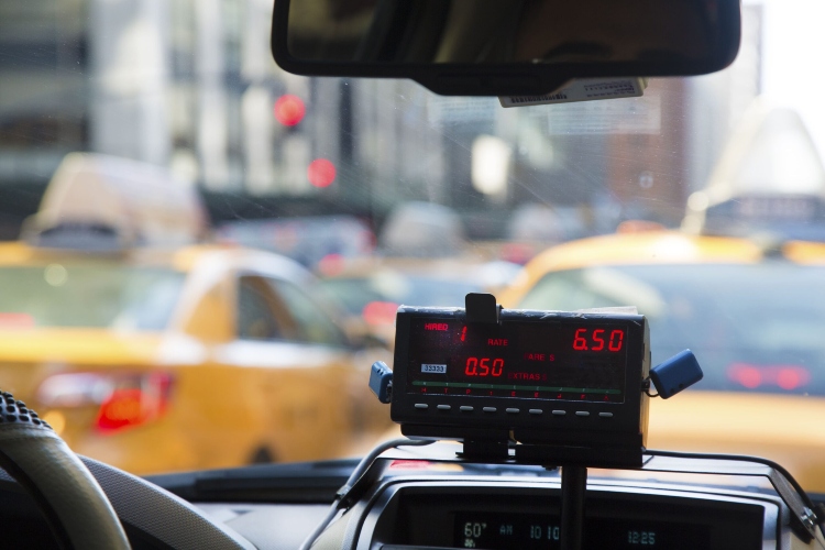 La Secretaría de Seguridad alerta sobre los patrones de riesgo en taxis para prevenir el paseo millo