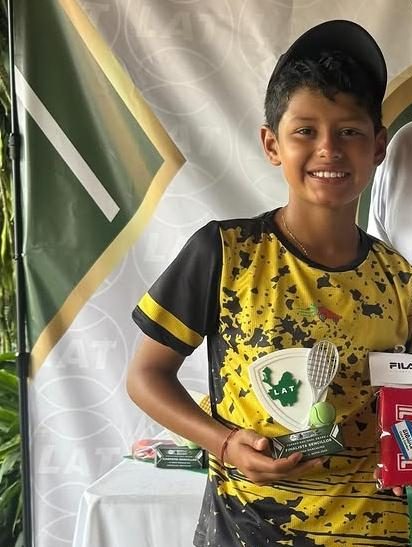 Santiago Villegas subcampeón tenis juvenil