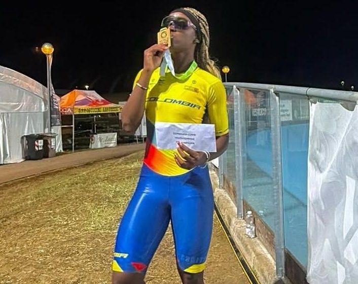 Mariana Ambuila supera retos y destaca en patinaje