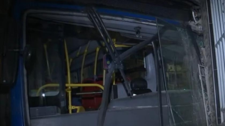 Pasajeros de la ruta L819 denuncian abandono de servicio y falta de relevo