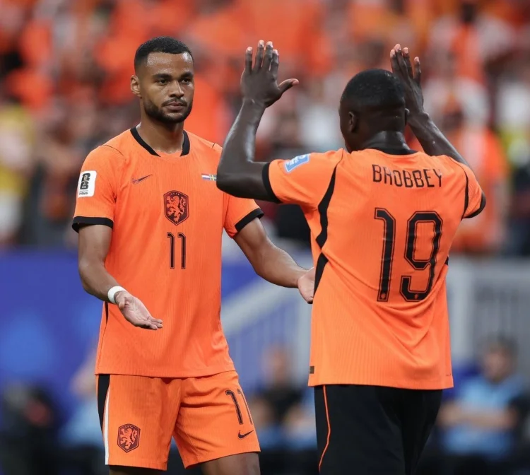 Con una actuación sobresaliente de Brian Brobbey y Cody Gakpo, la selección neerlandesa se impuso co