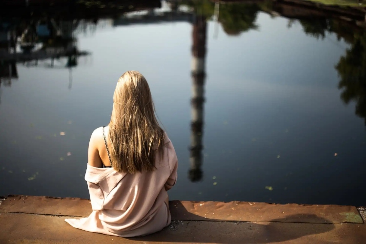 Joven venezolana viaja a Santa Marta por un romance virtual y termina desamparada