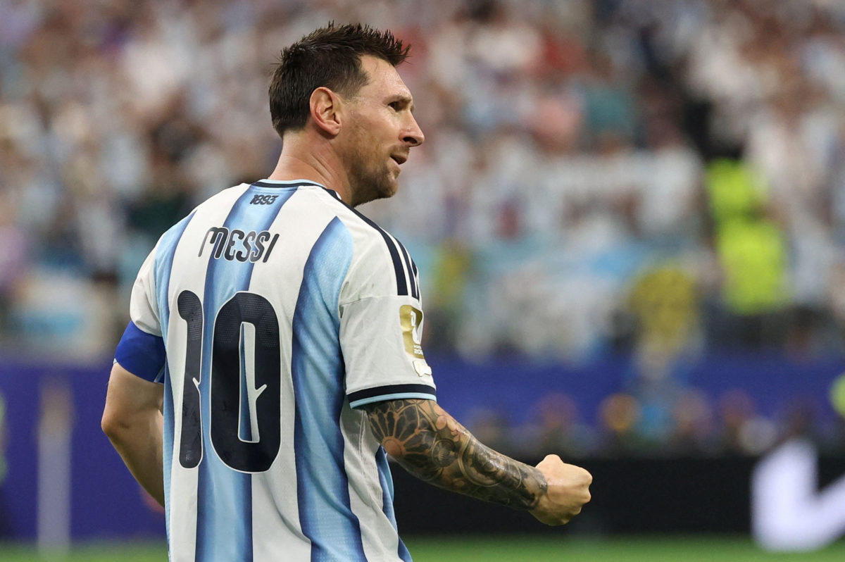 Otro doblete de Messi