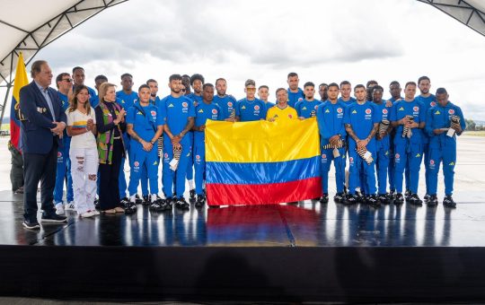 Petro con los jugadores de la selección Colombia. Foto Presidencia