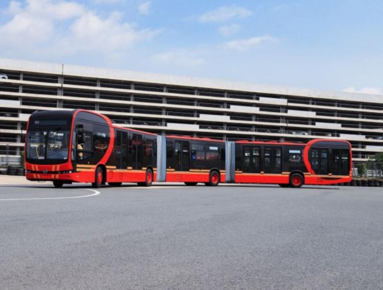 TransMilenio recibe el primer bus articulado eléctrico importado desde China