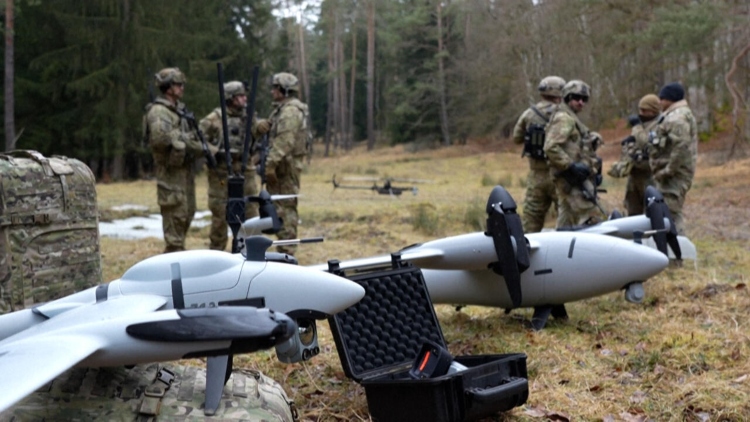 Cientos de drones y misiles obligan a miles de residentes de Kiev a refugiarse