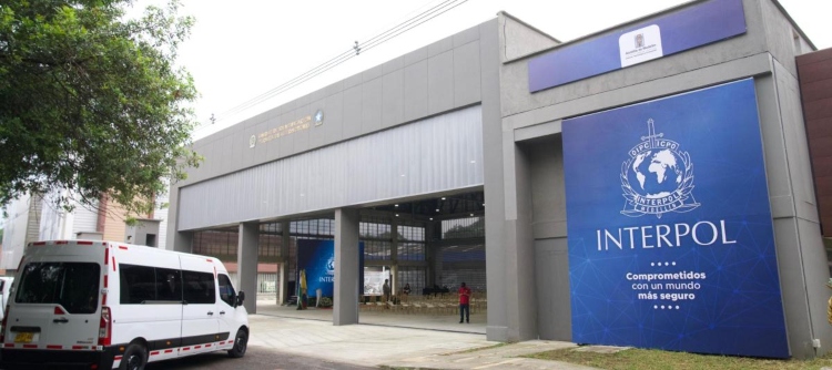 Interpol ejecutan un sorpresivo operativo táctico en un gimnasio de Medellín