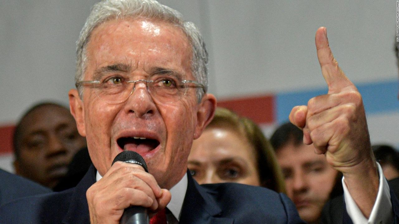 cnne-1227099-esta-alvaro-uribe-politicamente-muerto