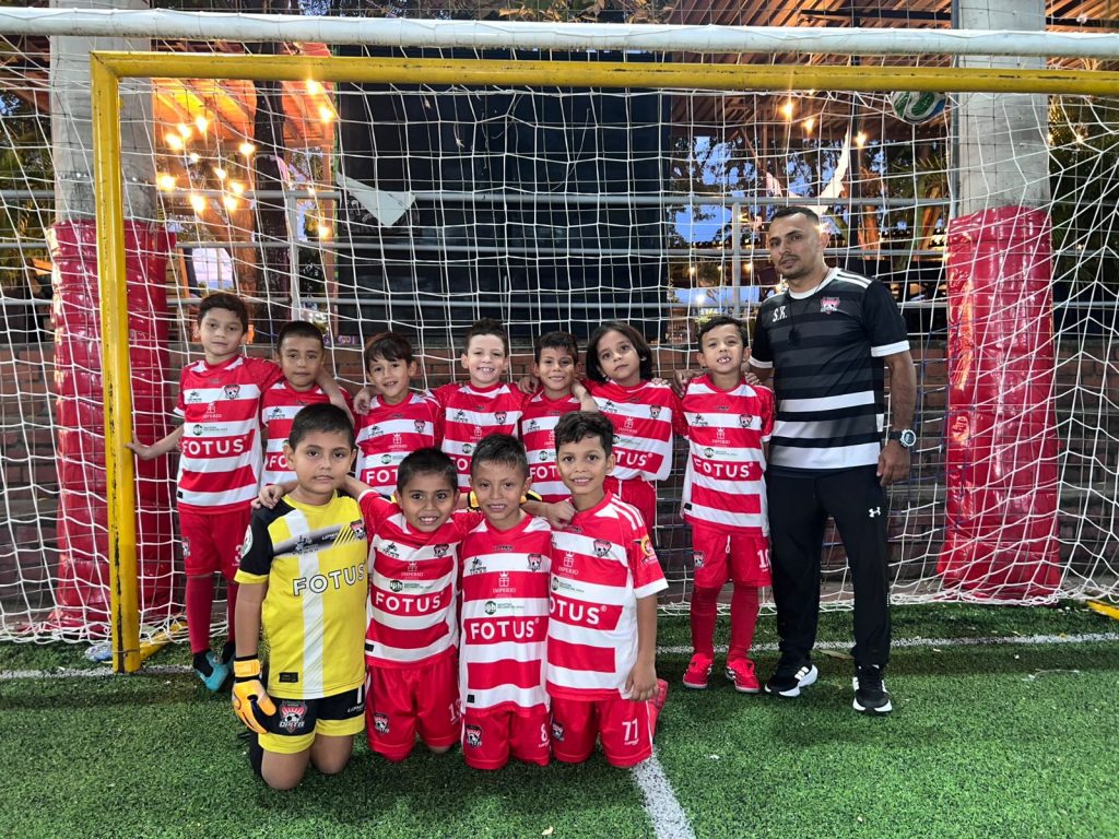 FORMACIÓN DE CAMPEONES