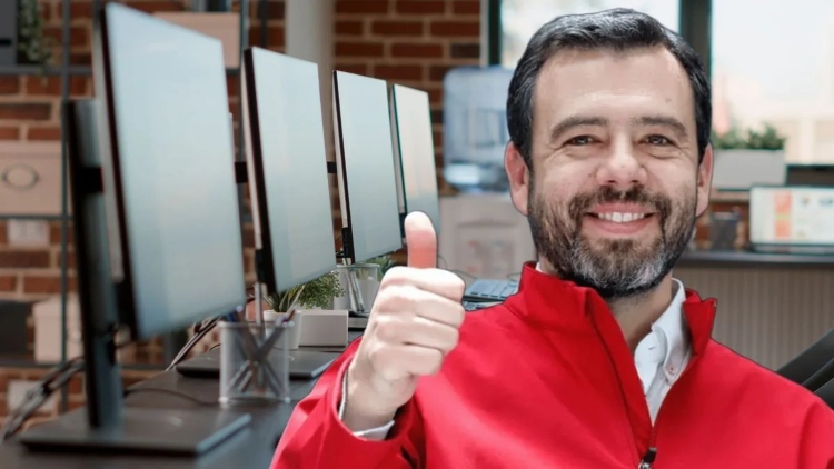 Bogotá avanza en la entrega de computador