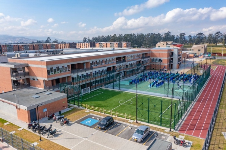 Colegios oficiales de Bogotá avanzan en la ruta de Acreditación a la Excelencia