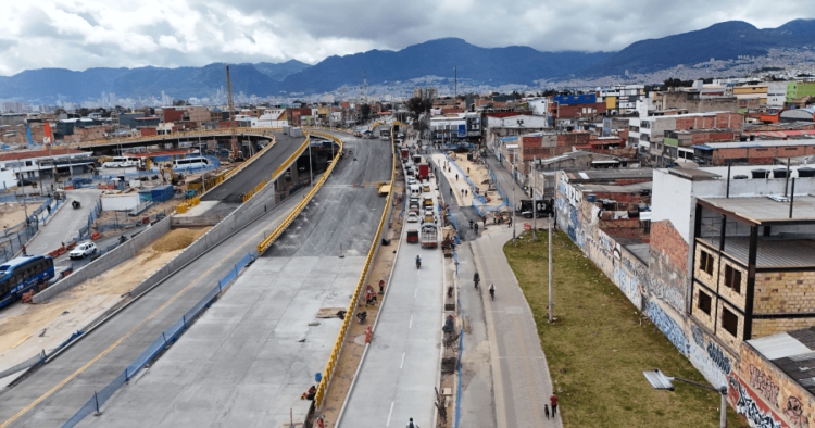 Habilitan carriles paralelos en el puente de Venecia para descongestionar el flujo vehicular