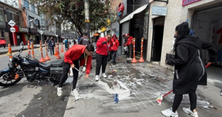 La Alcaldía de Antonio Nariño recupera la zona Rosa del Restrepo con jornadas de limpieza y control