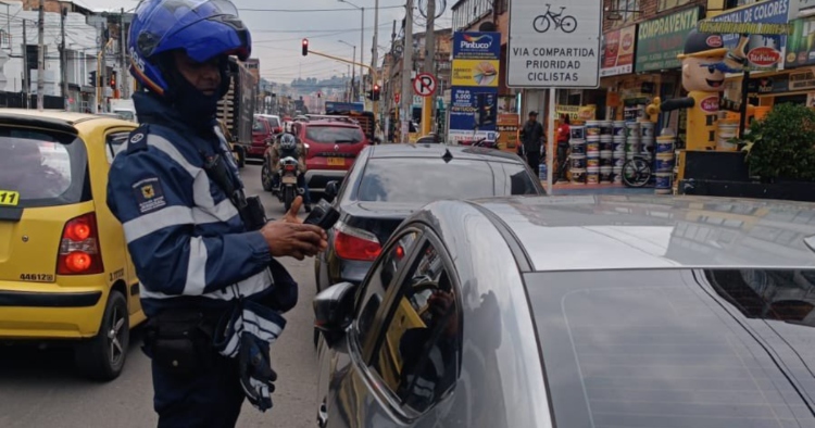 Las autoridades intensifican los operativos contra el malparqueo