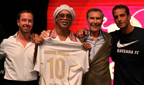 Ronaldinho vuelve al fútbol a los 46 años