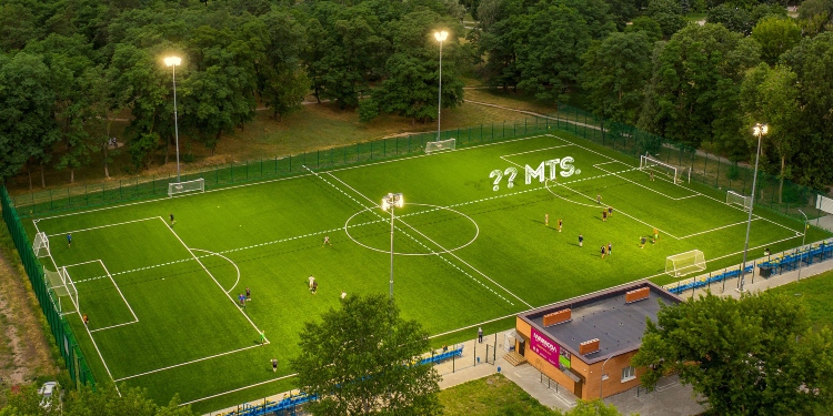 Bogotá renueva sus escenarios deportivos locales con una cancha remodelada en Ciudad Bolívar
