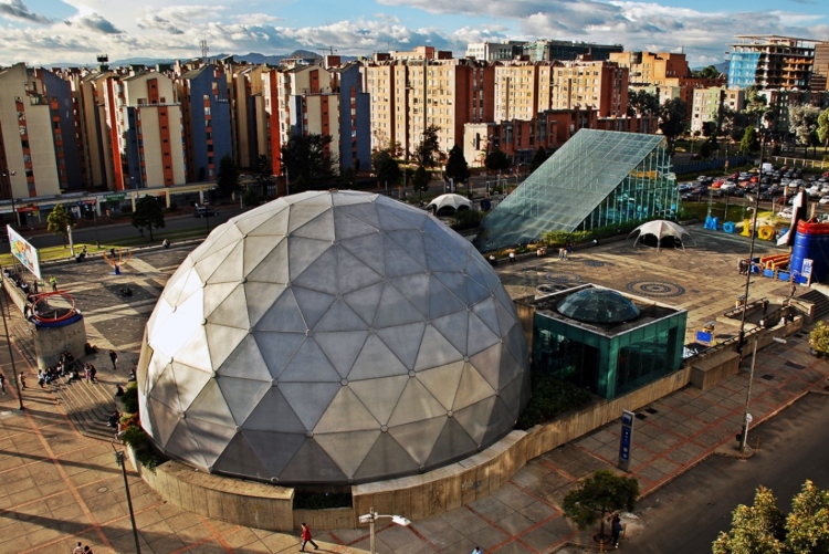 El Centro Interactivo Maloka abre inscripciones para su Club de Ciencias sobre aeronáutica y física