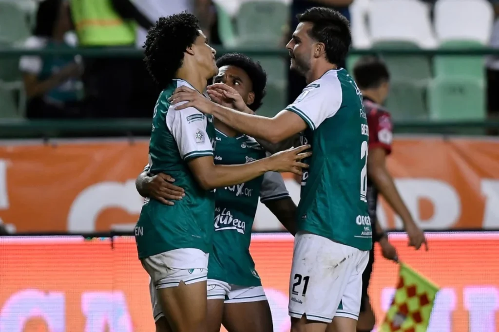 El conjunto azucarero tuvo una actuación contundente en casa, resolvió el partido con goles de Eduar