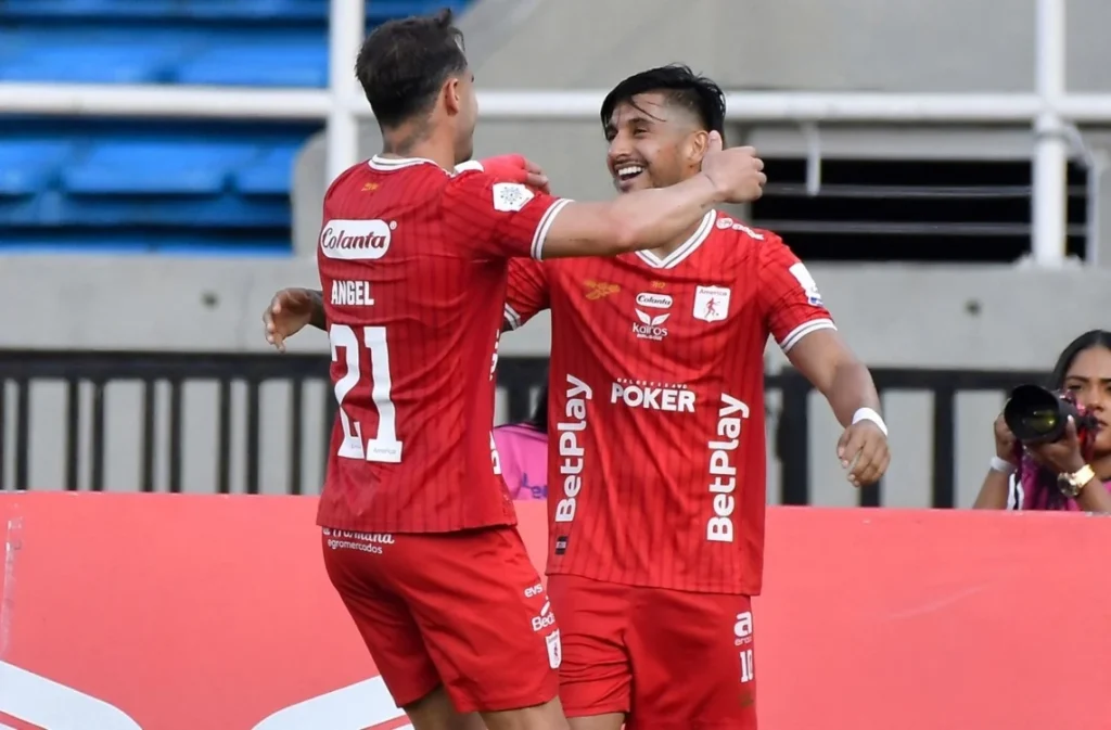 El conjunto escarlata se impuso 3-0 ante Alianza FC en su regreso al estadio Olímpico Pascual Guerre
