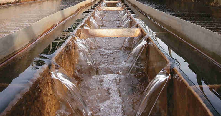 La Empresa de Acueducto avanza en la reparación de una tubería matriz para restablecer el agua en Su