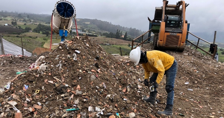La UAESP habilita canales para denunciar el arrojo ilegal de escombros y residuos en las vías públic