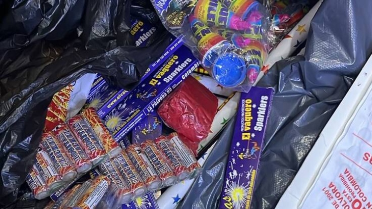 Las autoridades incautan 271 kilos de pólvora e imponen sanciones por transporte