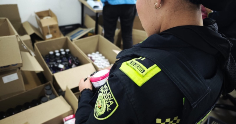 Las autoridades incautan 885 suplementos dietarios ilegales