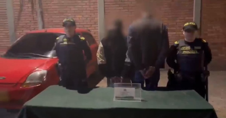 Las autoridades recuperan un vehículo hurtado y capturan a dos hombres en la localidad de Bosa