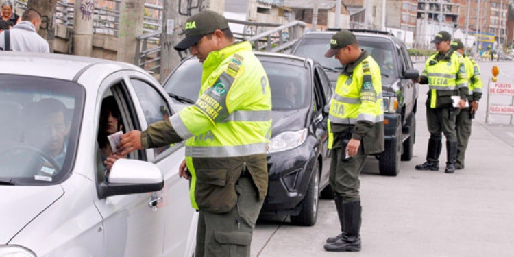 Operativo contra el parqueo indebido dejó 13 infracciones y dos vehículos inmovilizados en Tunjuelit