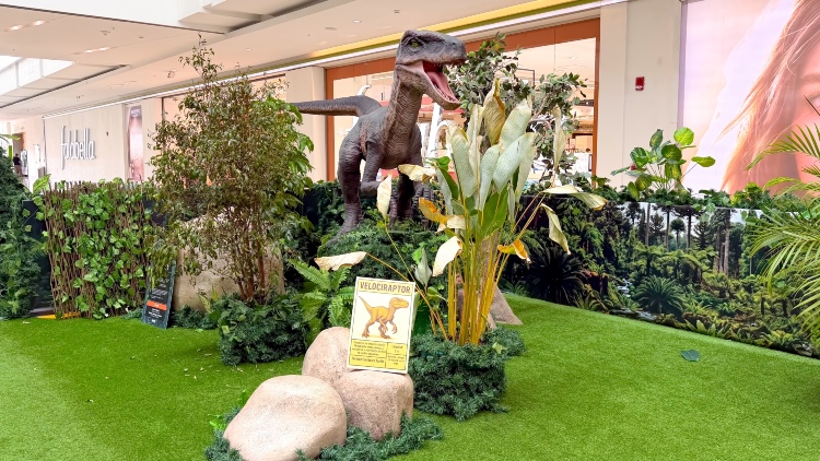 Velociraptor World (3) (1)